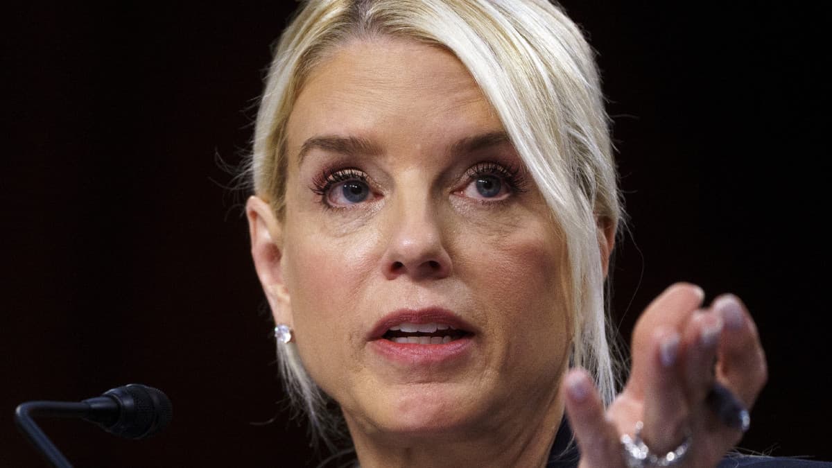 Donald Trump kirúgta Pam Bondi igazságügyi minisztert